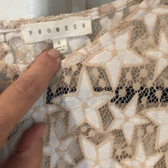 Vici Size L Blouse - Picture 3 of 3